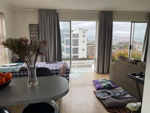 To Let 2 Bedroom Property for Rent in Green Point Western Cape